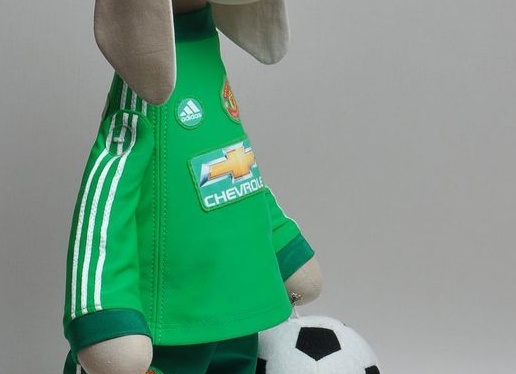 Поделка ручной работы футболист