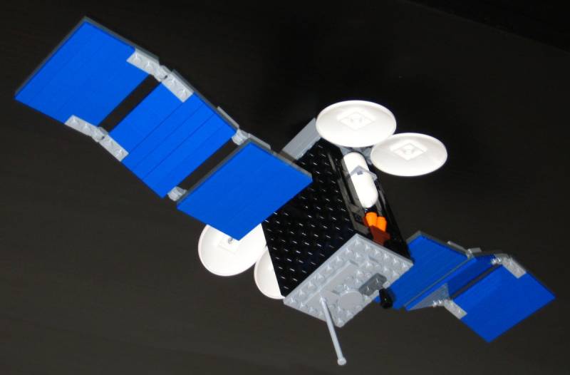 LEGO Satellite